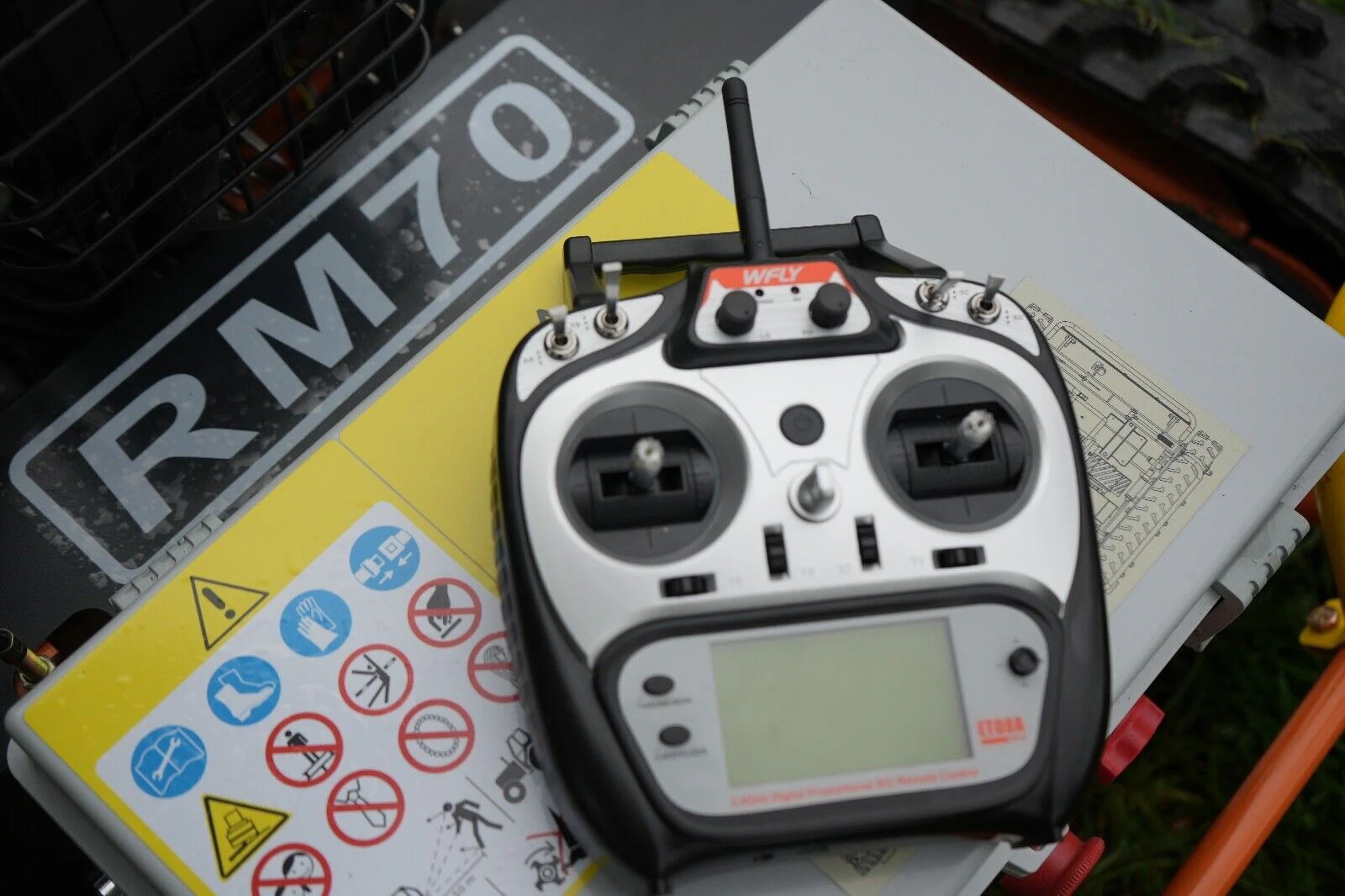 Blitz RM70 Remote Controlled Field Mower - Image 6