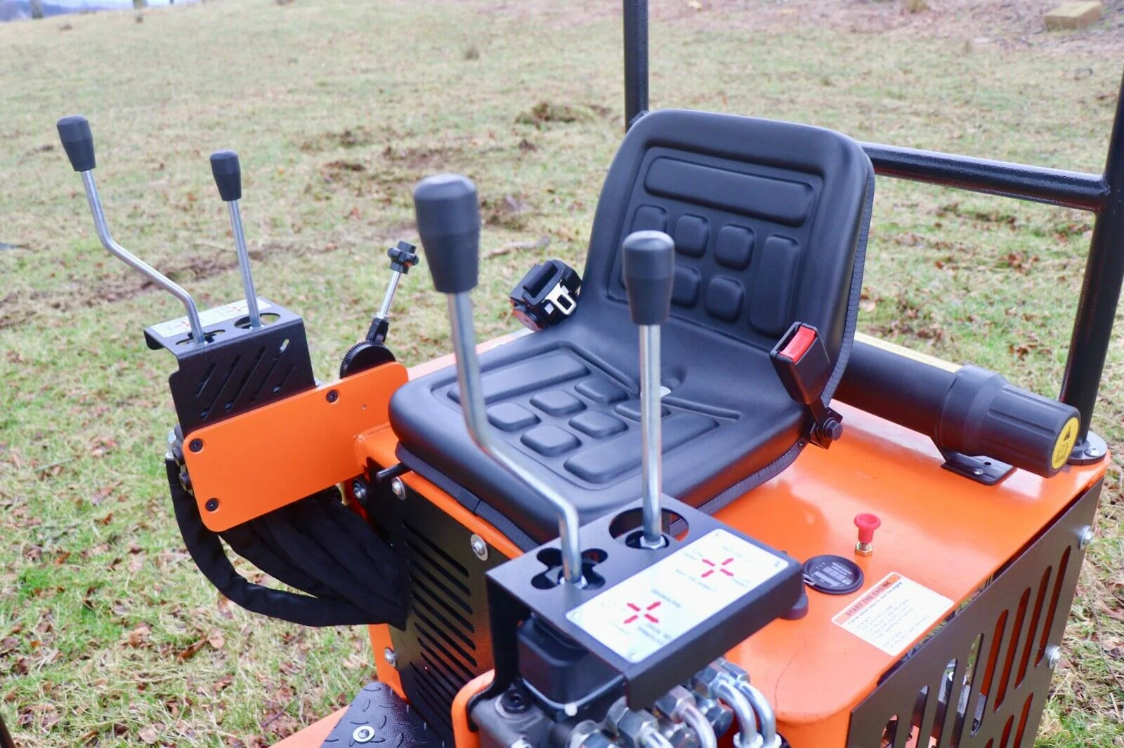 RD-132 Micro digger with 3 Buckets - Image 10