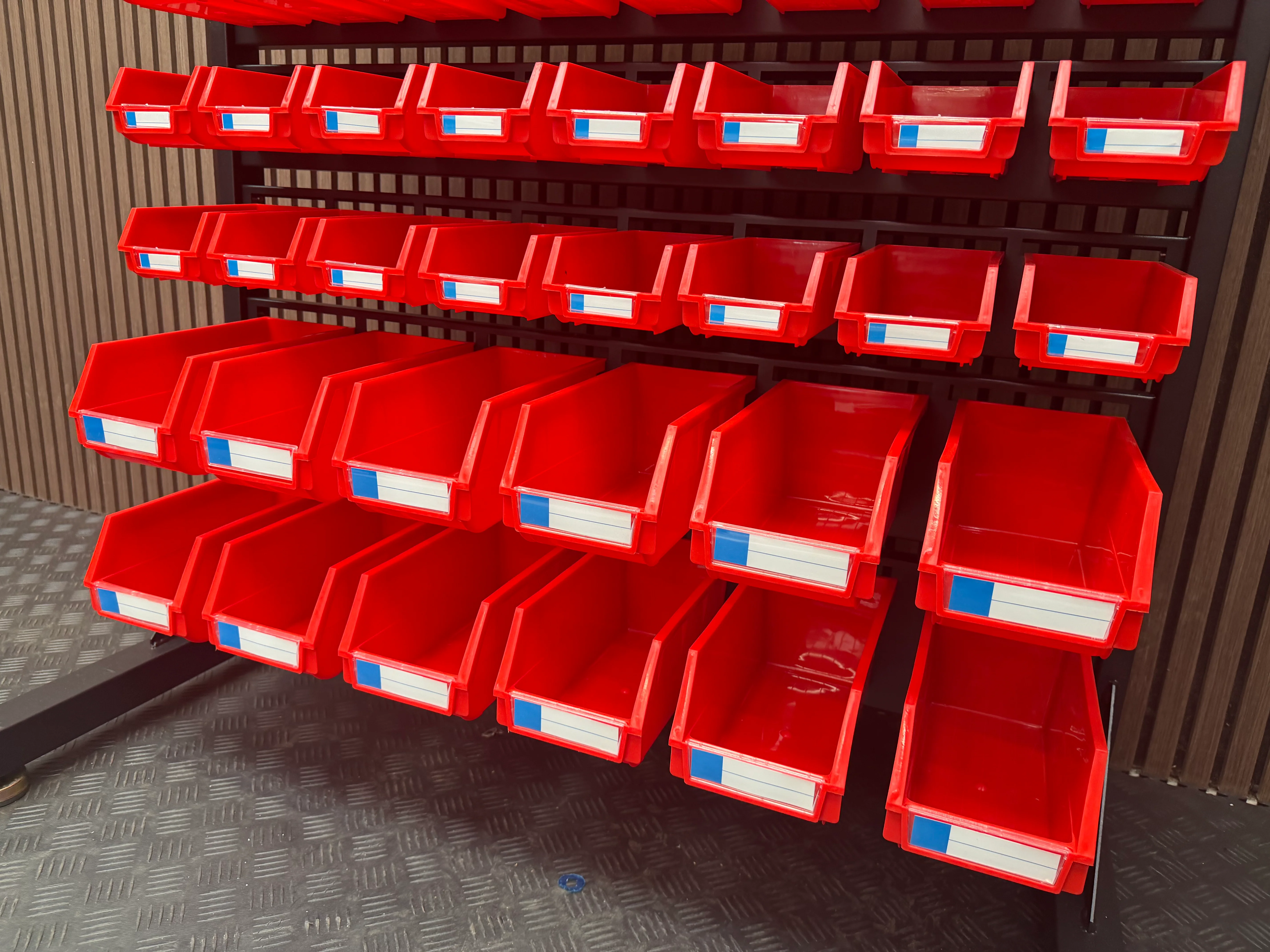 Rock RT-050 Workshop consumables rack with boxes - Image 6