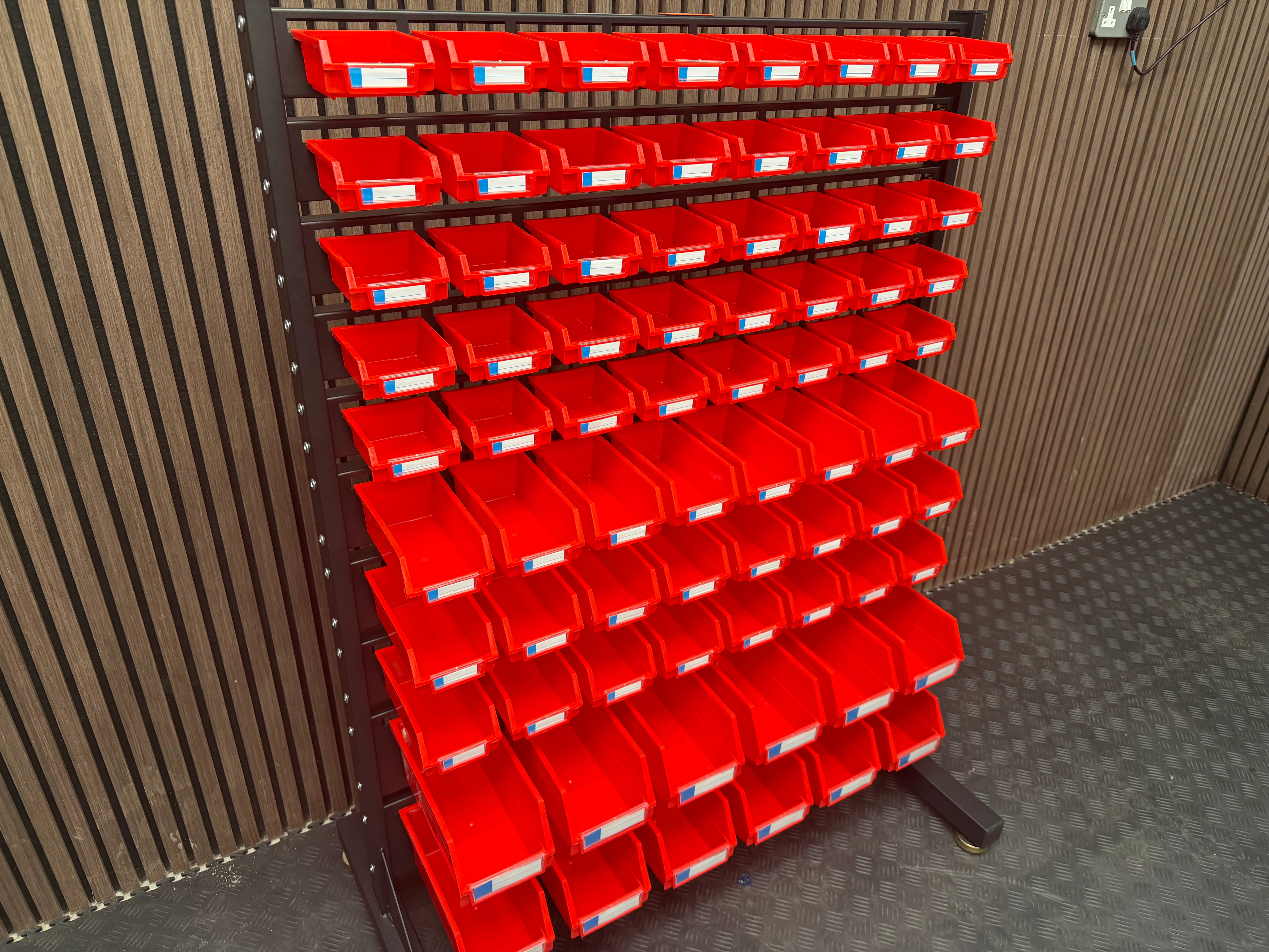 Rock RT-050 Workshop consumables rack with boxes - Image 8
