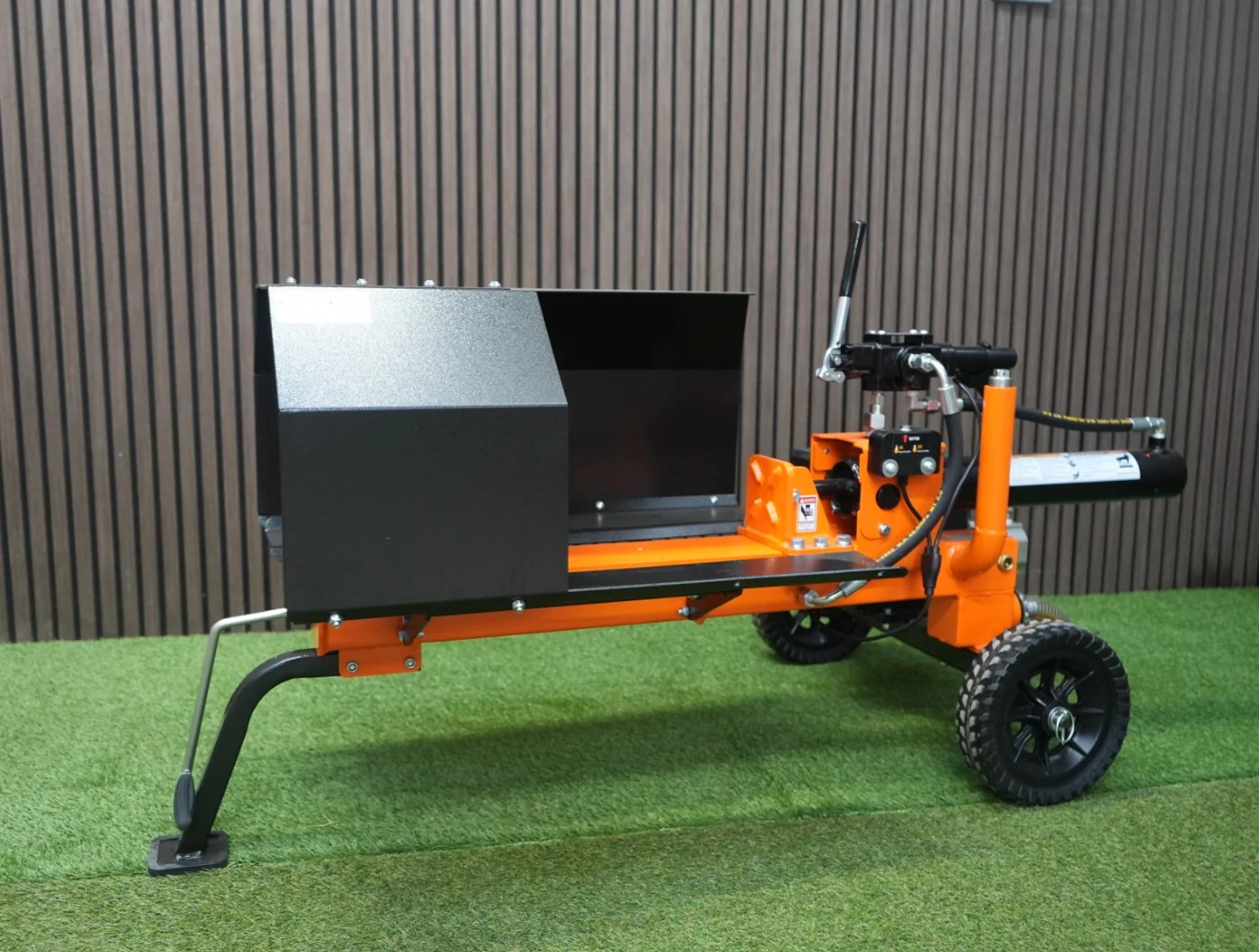 Venom Li9 – 9 Ton Lithium-Ion Log Splitter - Image 13