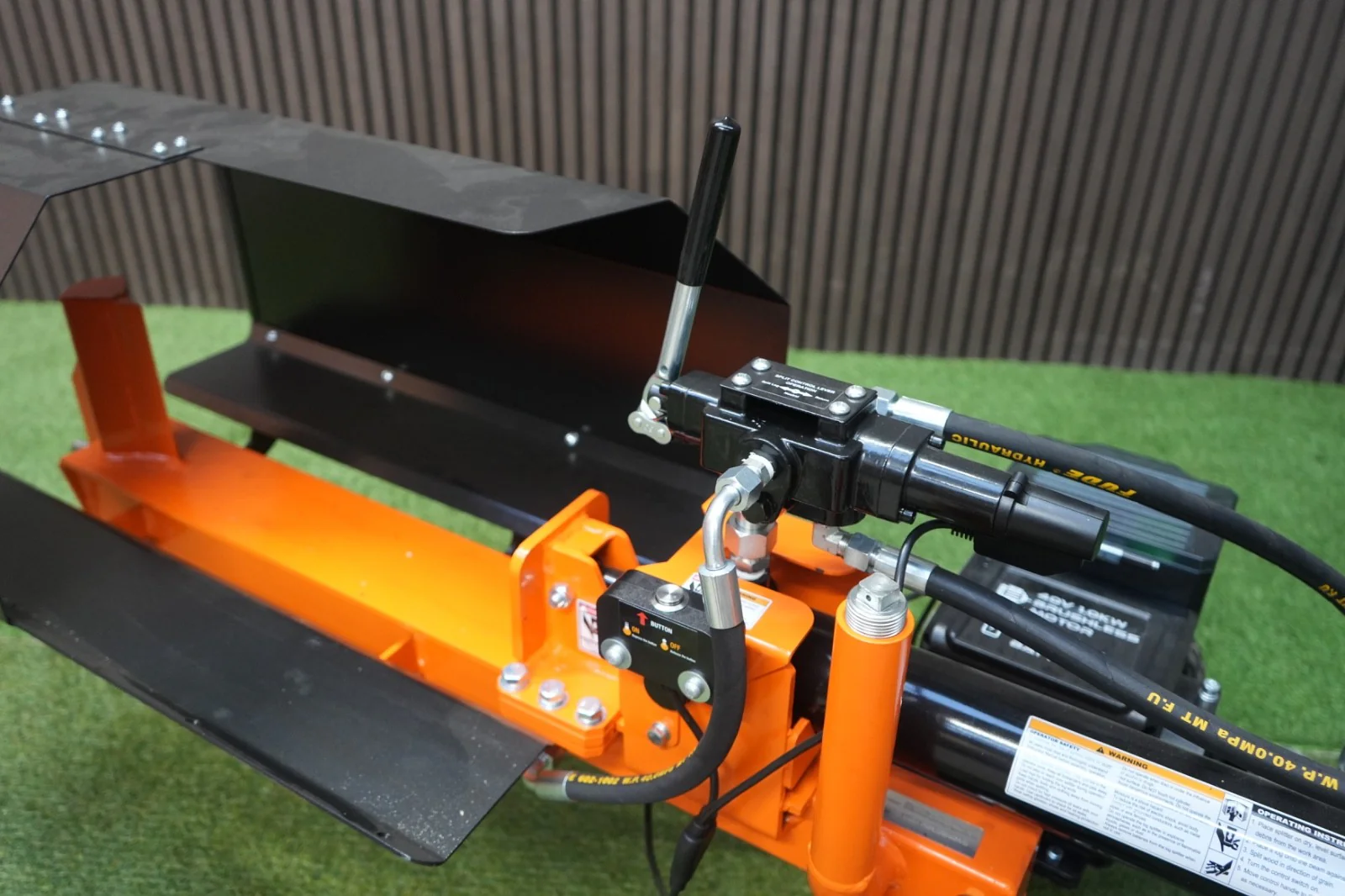 Venom Li9 – 9 Ton Lithium-Ion Log Splitter - Image 8
